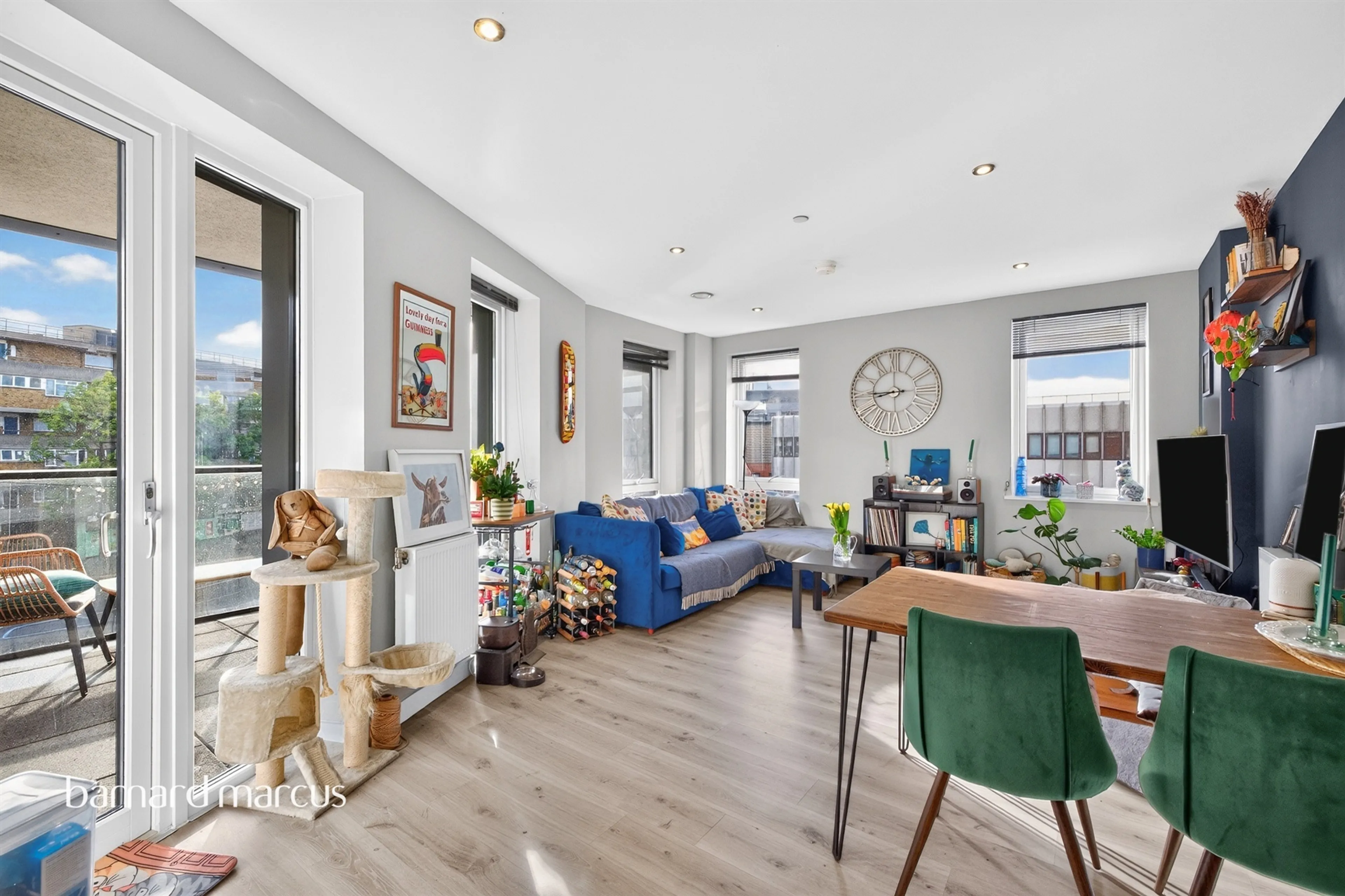 Property at Meeting House Lane, London