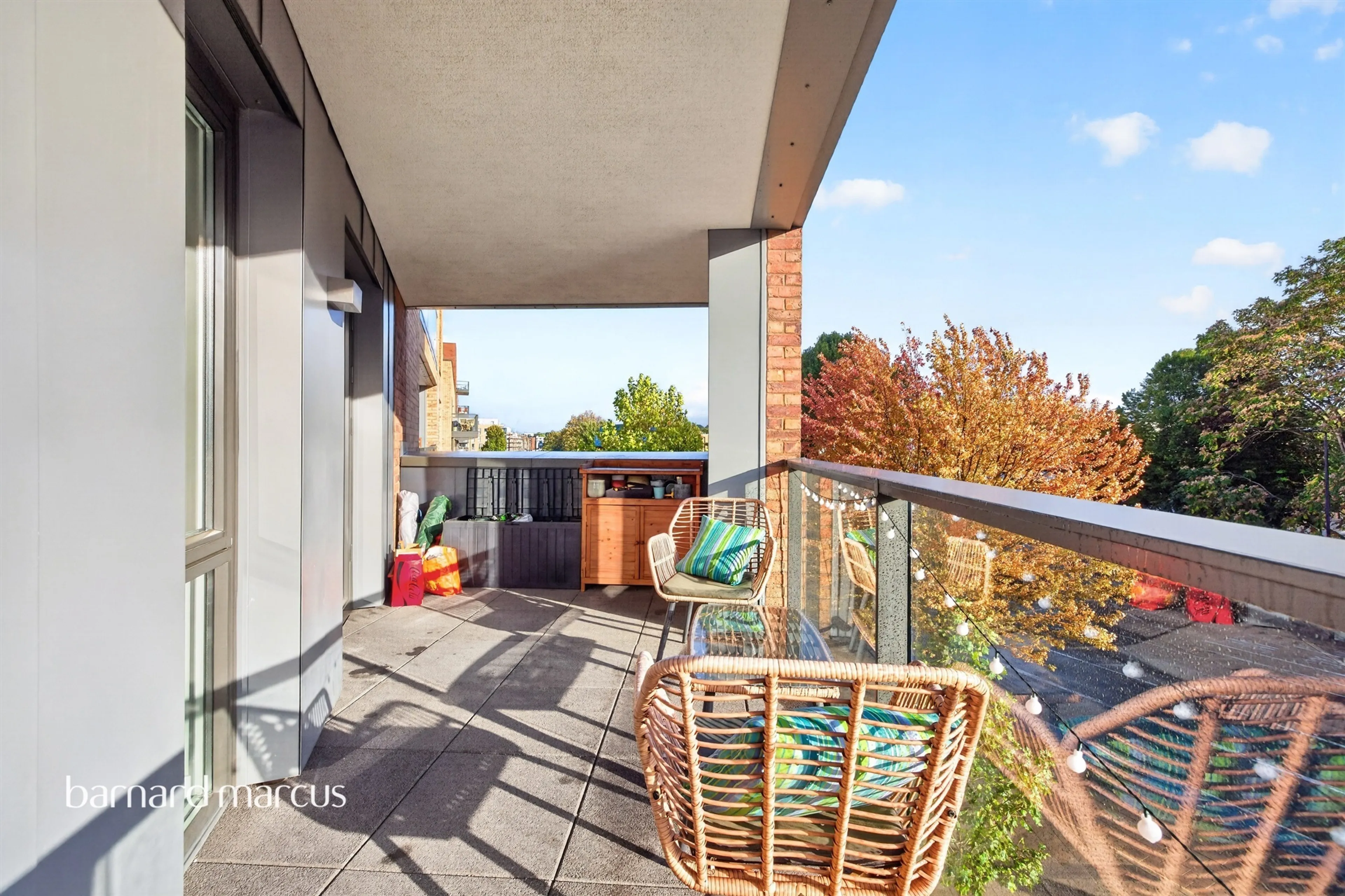 Property at Meeting House Lane, London