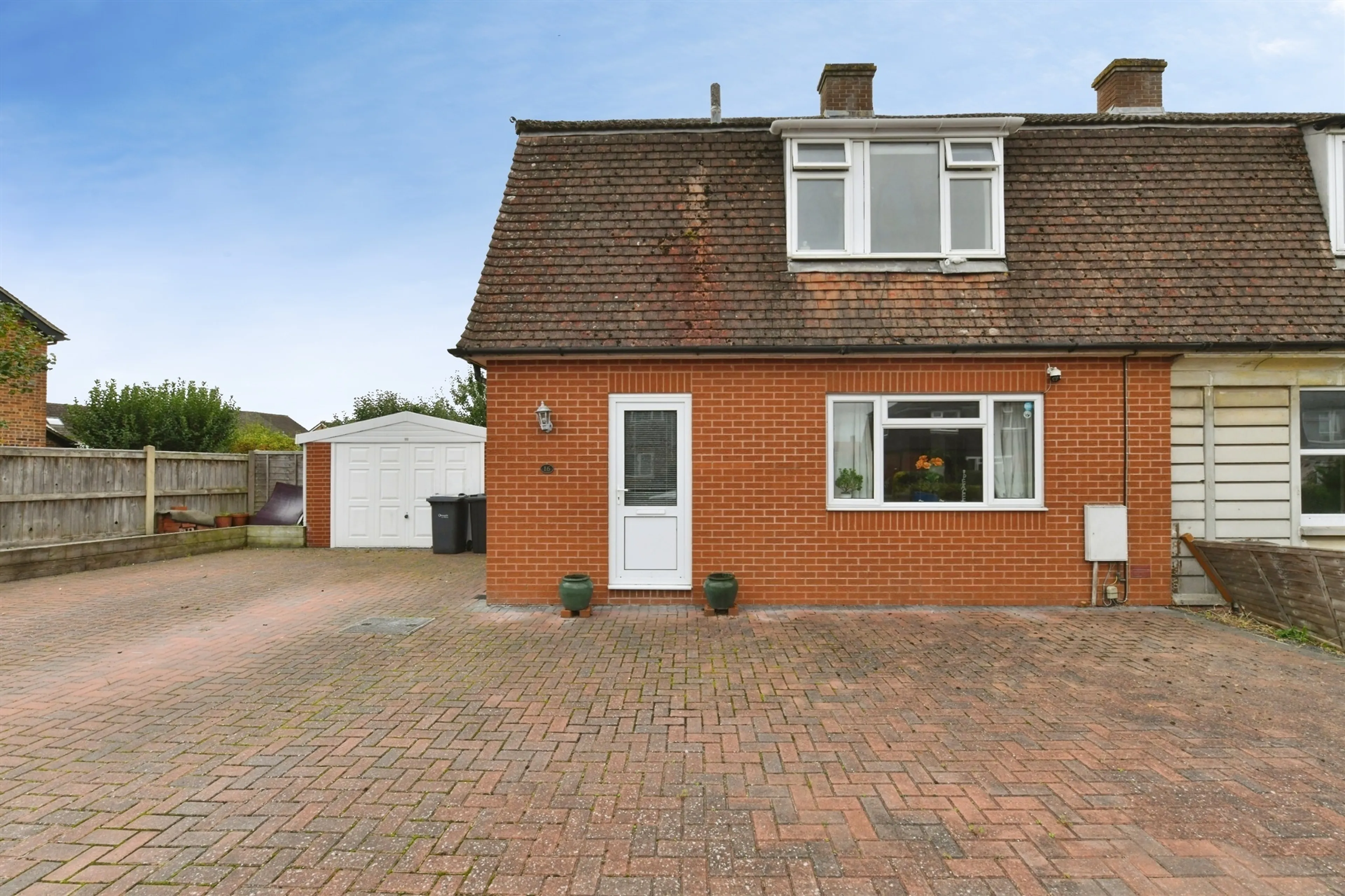 Property photo 0