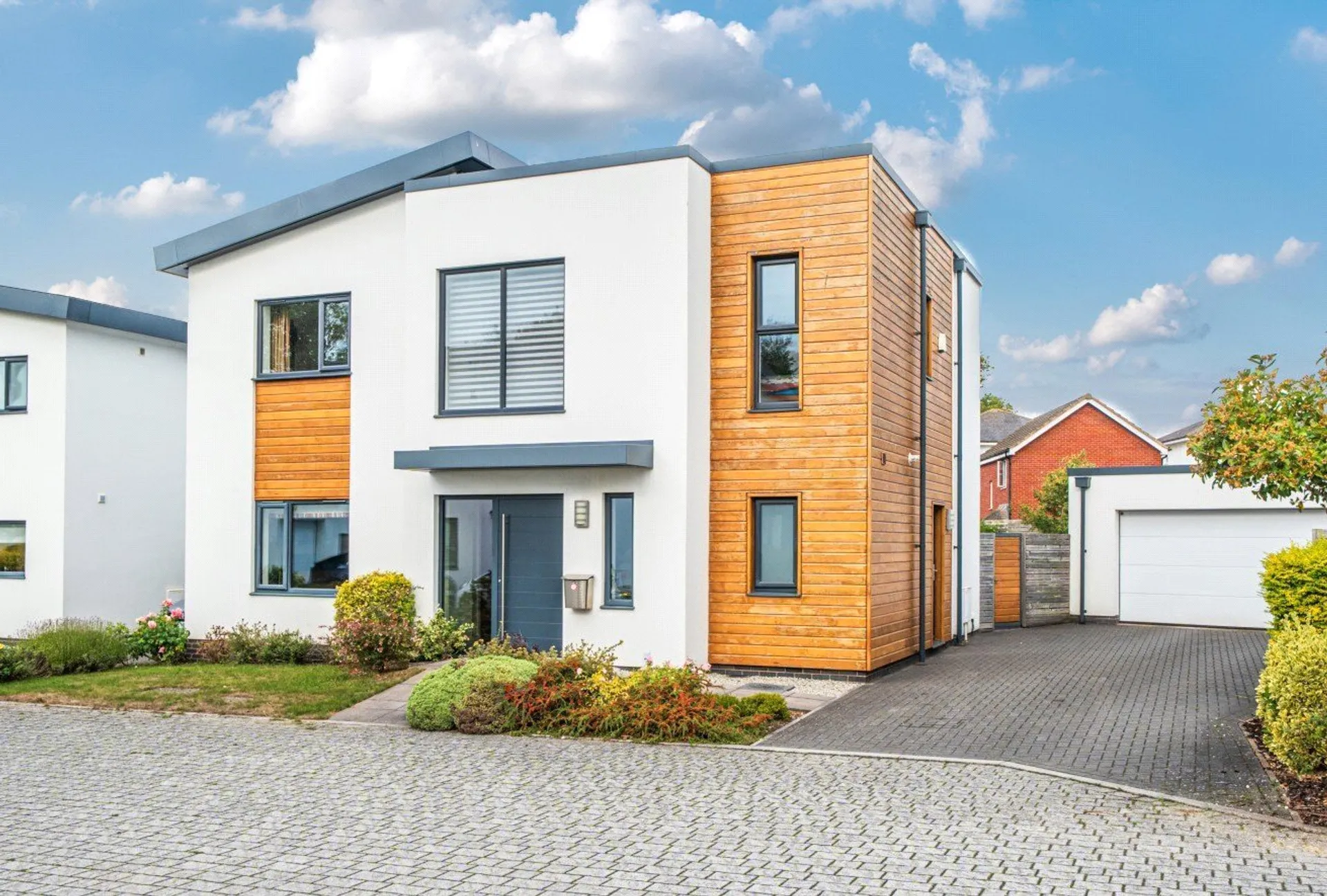 Property photo top 0