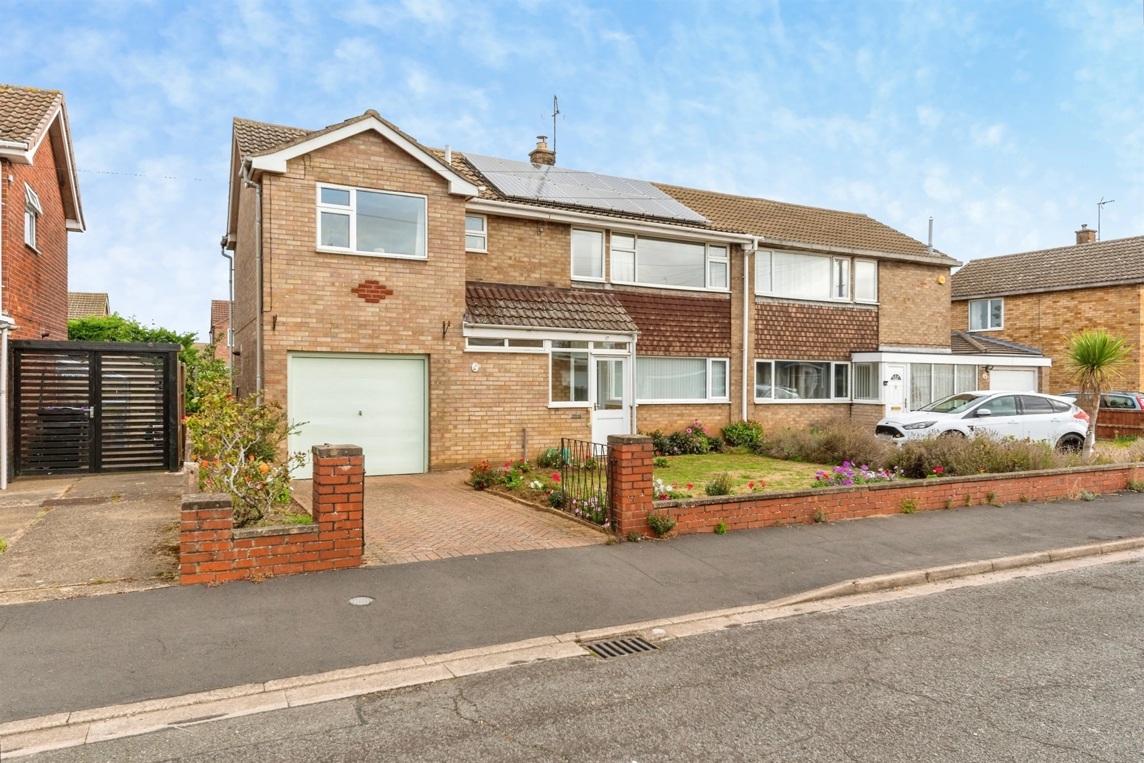 Property photo 0
