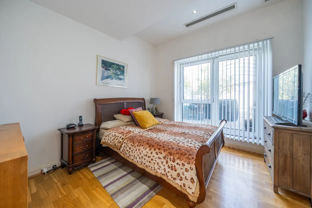 18 Lombard Road, London, SW11 photo 6