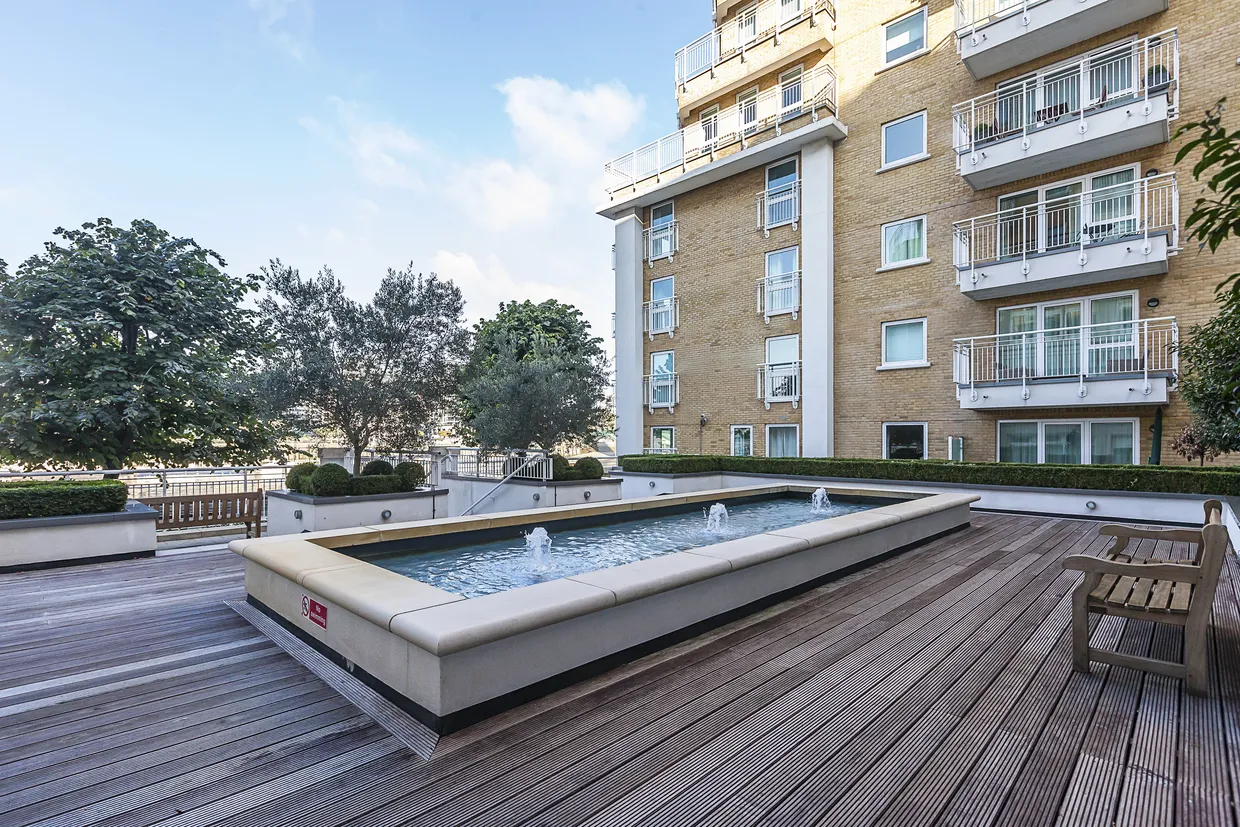 18 Lombard Road, London, SW11 photo 29