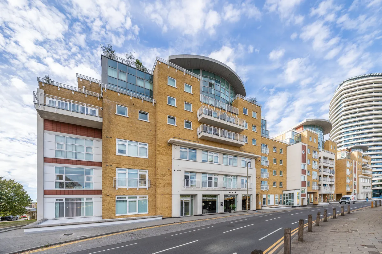 18 Lombard Road, London, SW11 photo 27