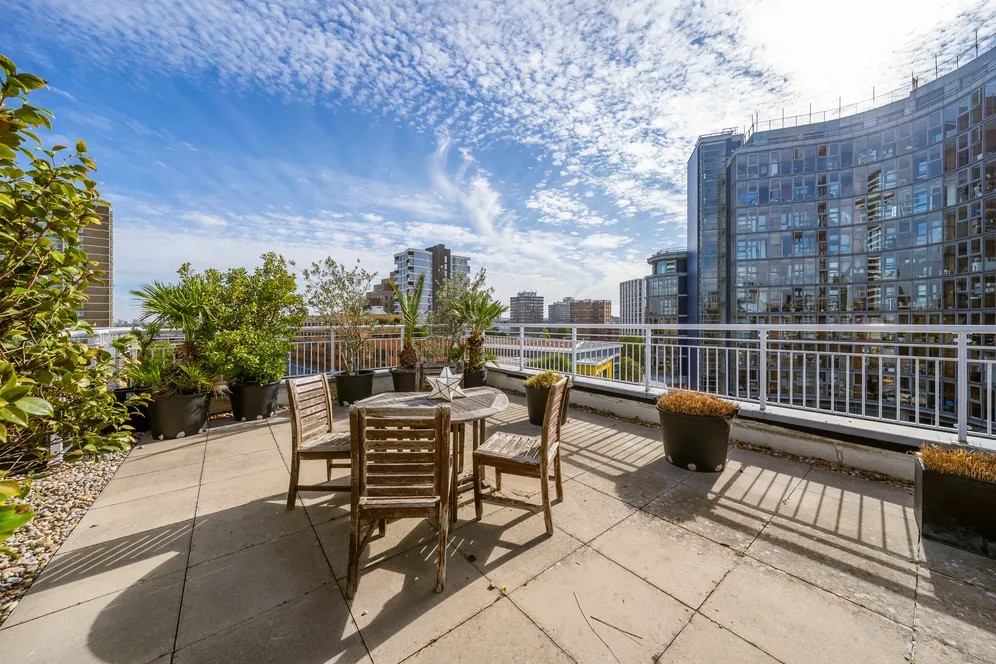 18 Lombard Road, London, SW11 photo 20