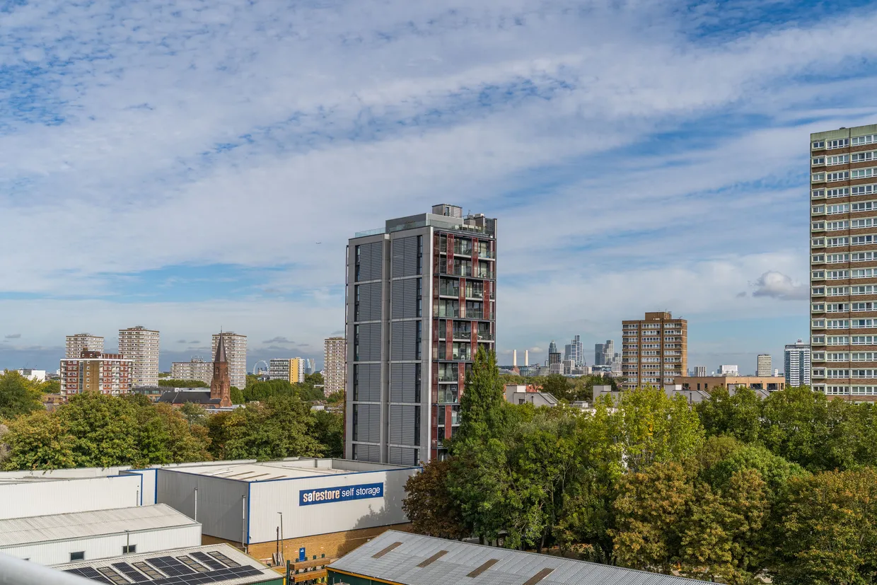 18 Lombard Road, London, SW11 photo 31