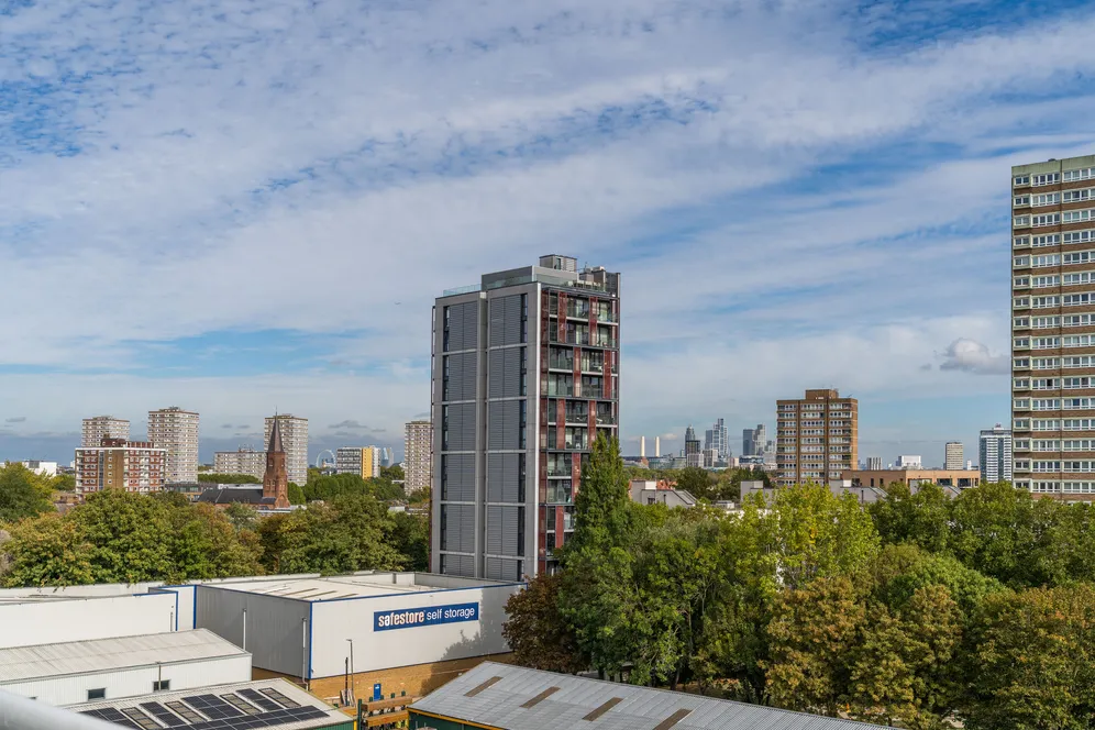 18 Lombard Road, London, SW11 photo 31
