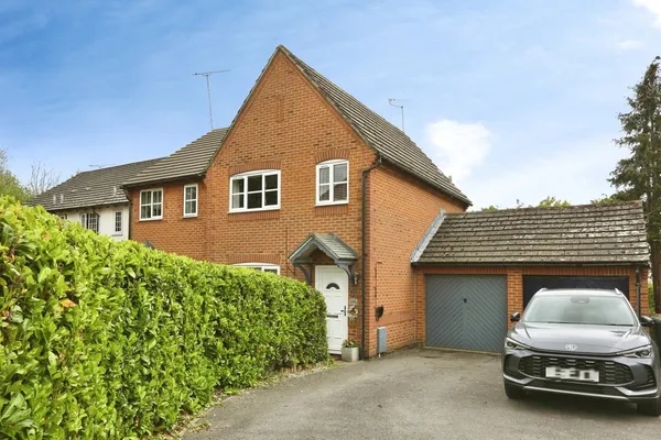 Cheltenham Gardens, Hedge End, Southa...