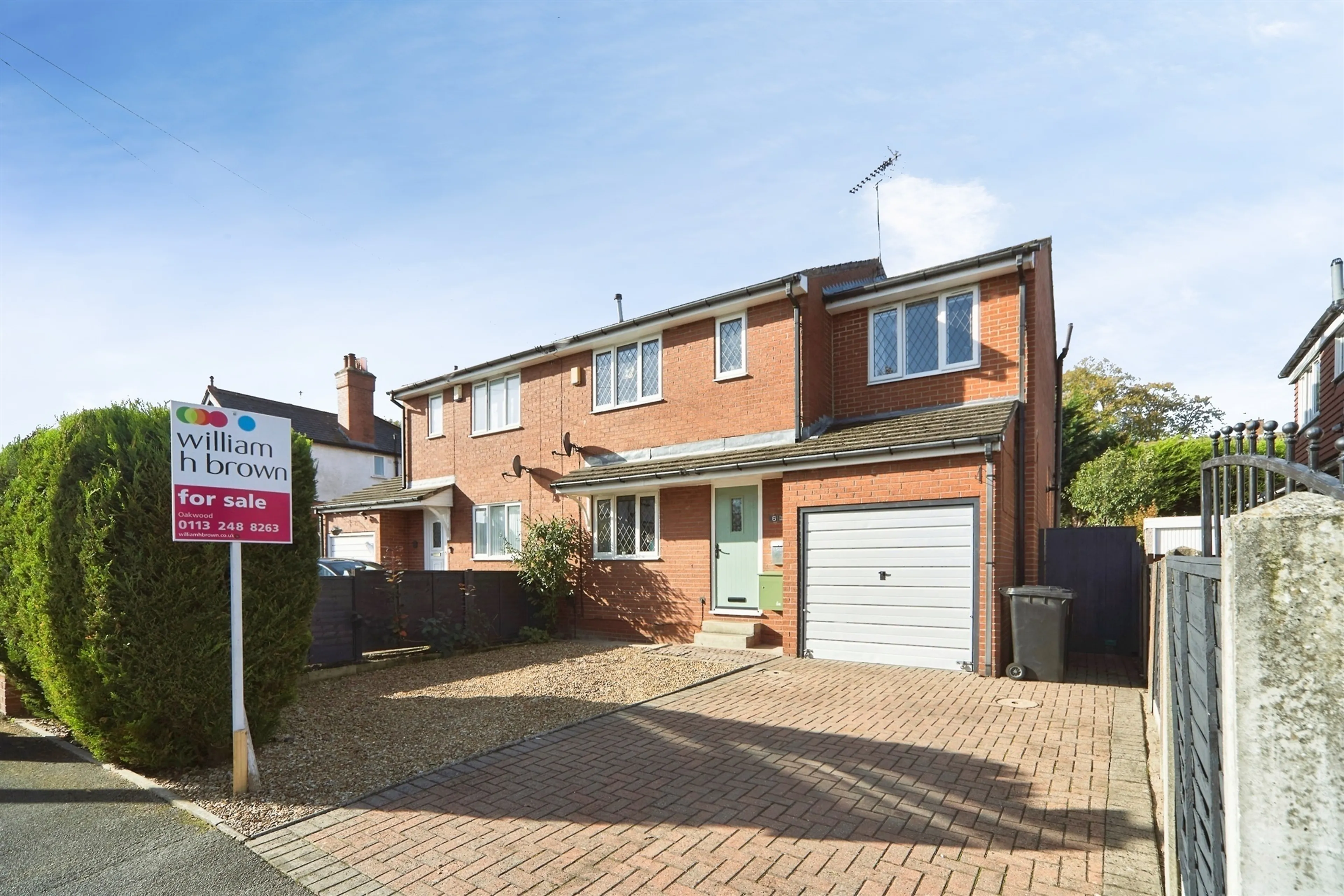 Property at Fearnville Mount, LEEDS
