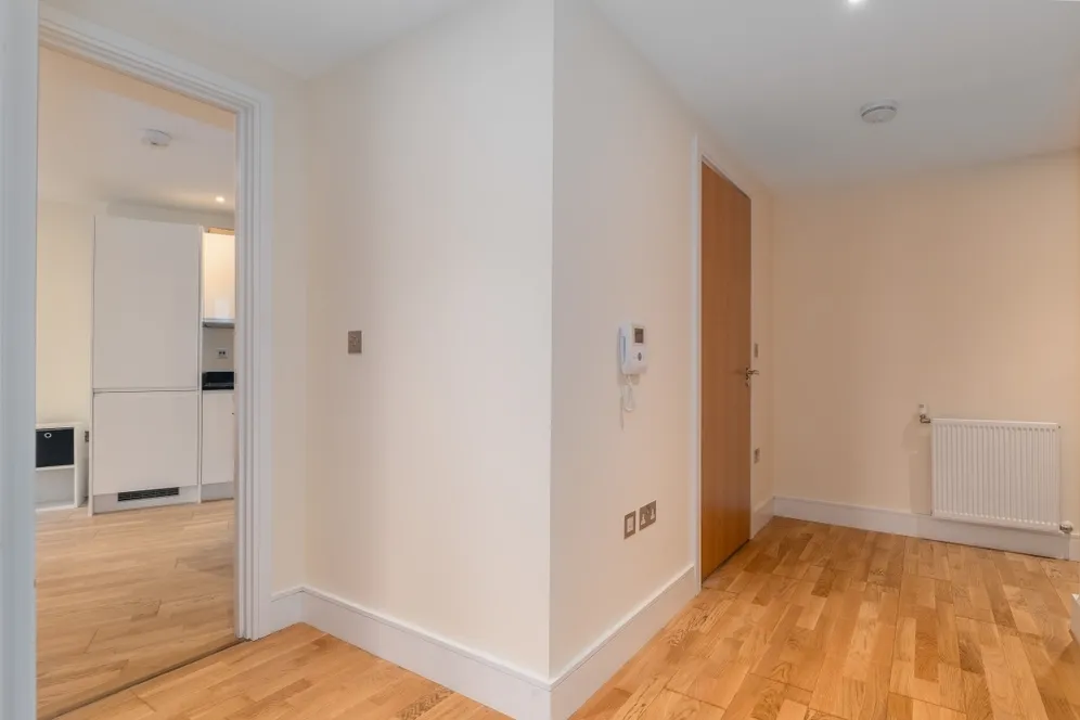 St. Annes Street, E14 photo 6