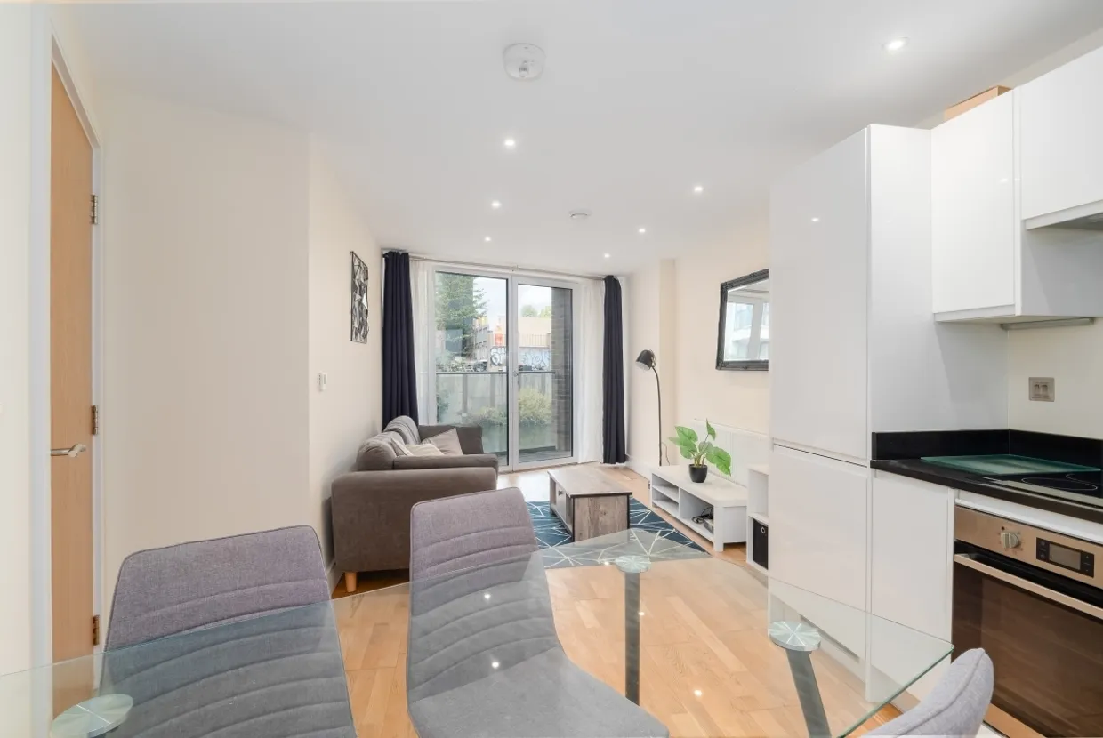 St. Annes Street, E14 photo 8