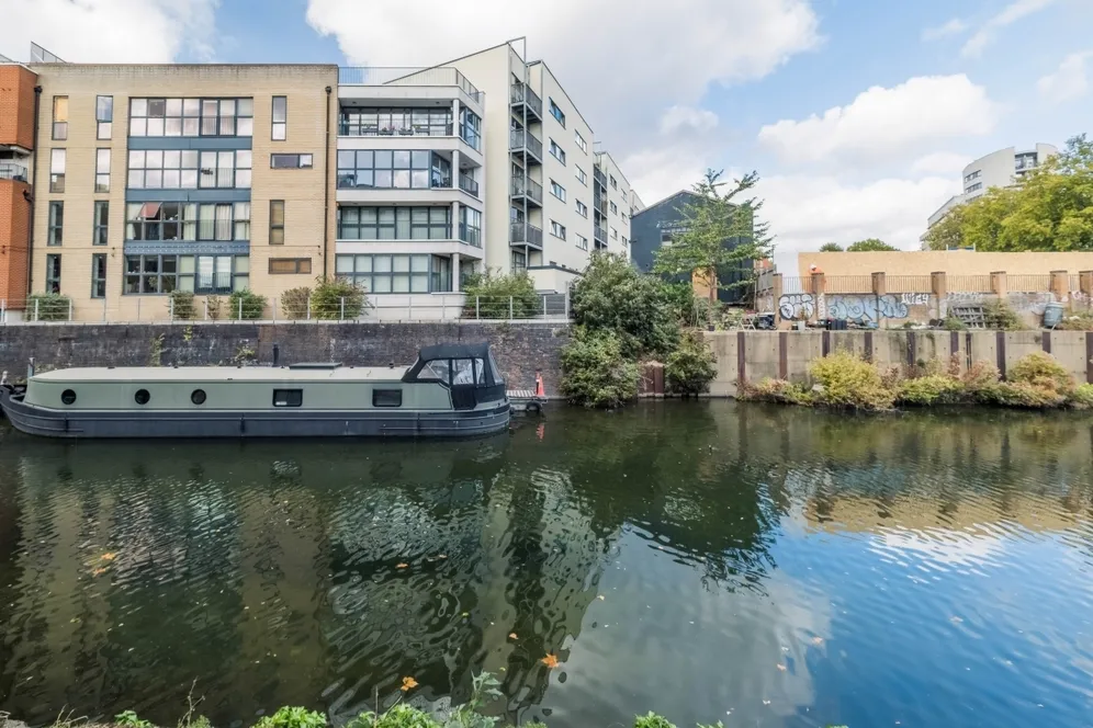 St. Annes Street, E14 photo 15