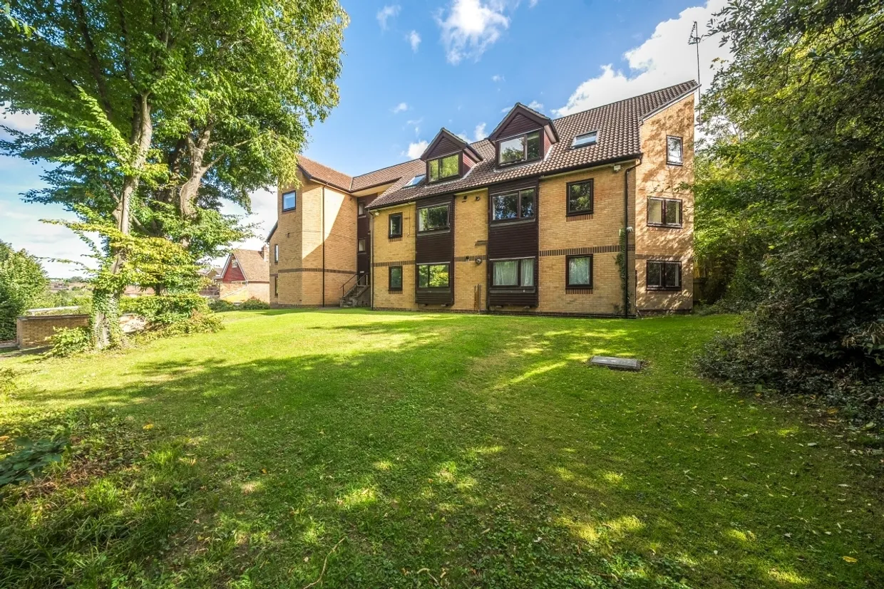 St. James Court Clarendon Road AL5 photo 3