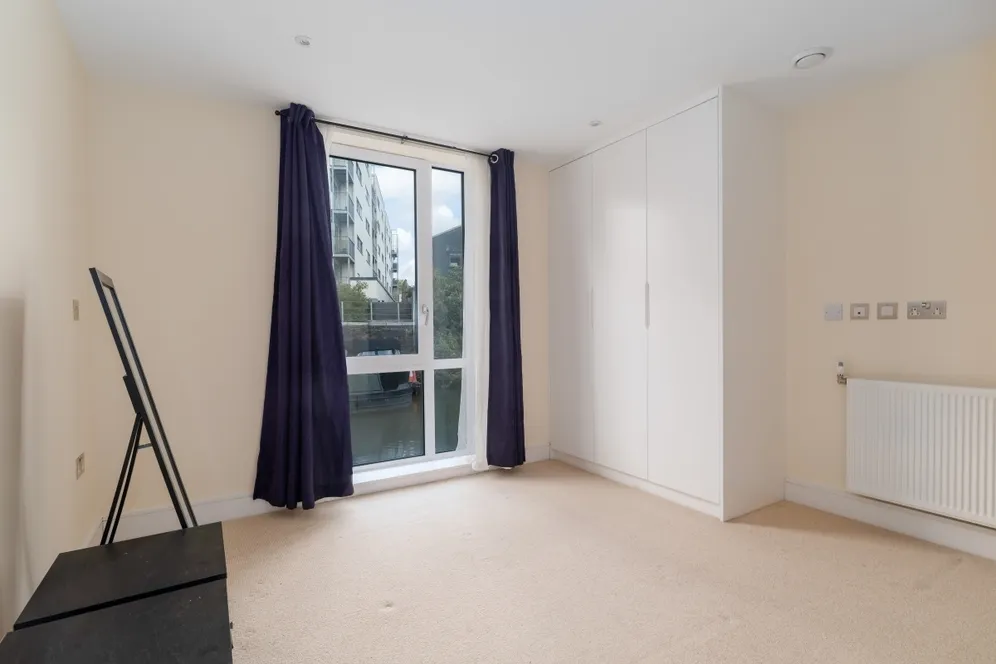 St. Annes Street, E14 photo 18