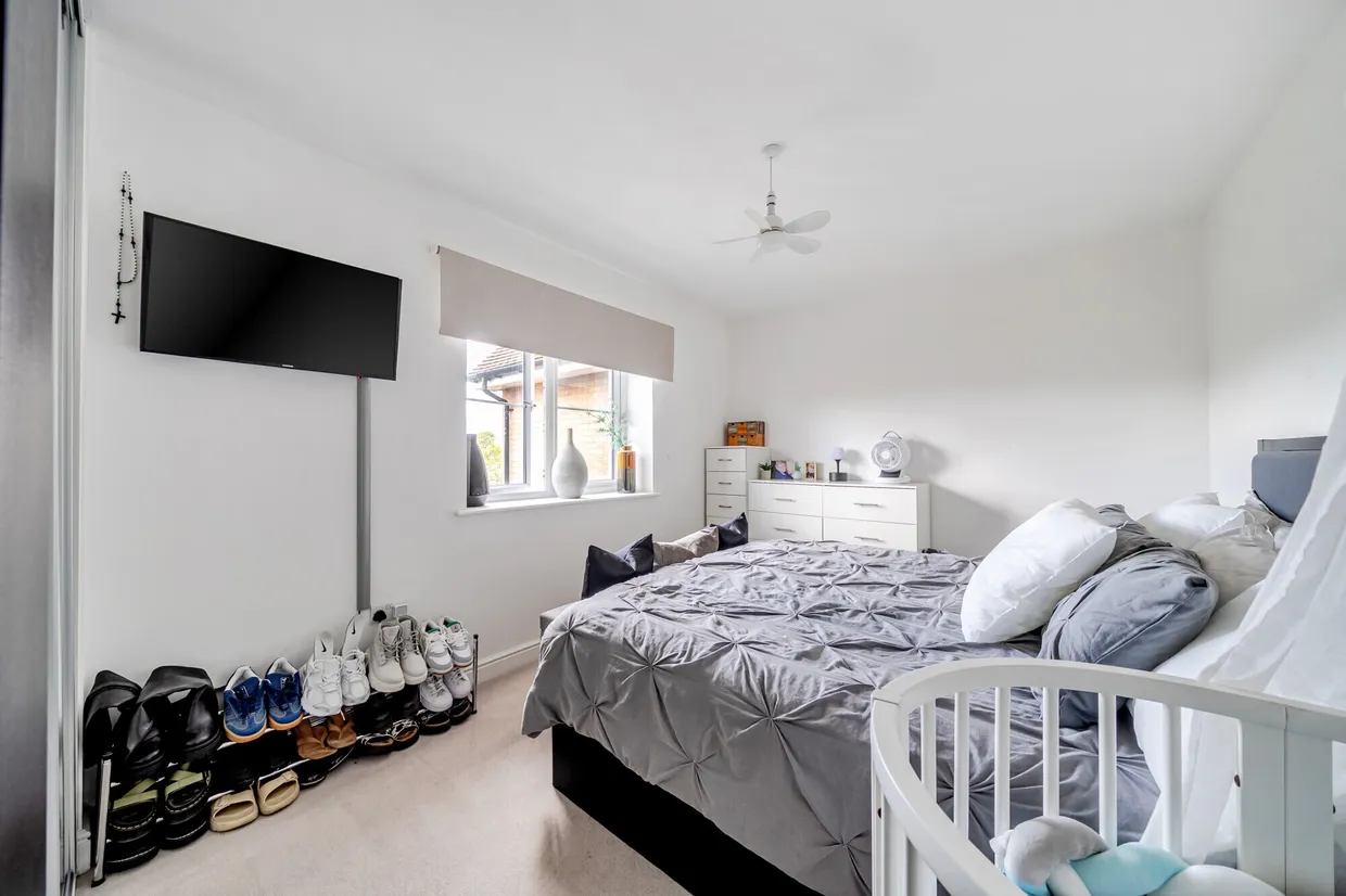 Ceres Crescent, Epsom, KT17 photo 4