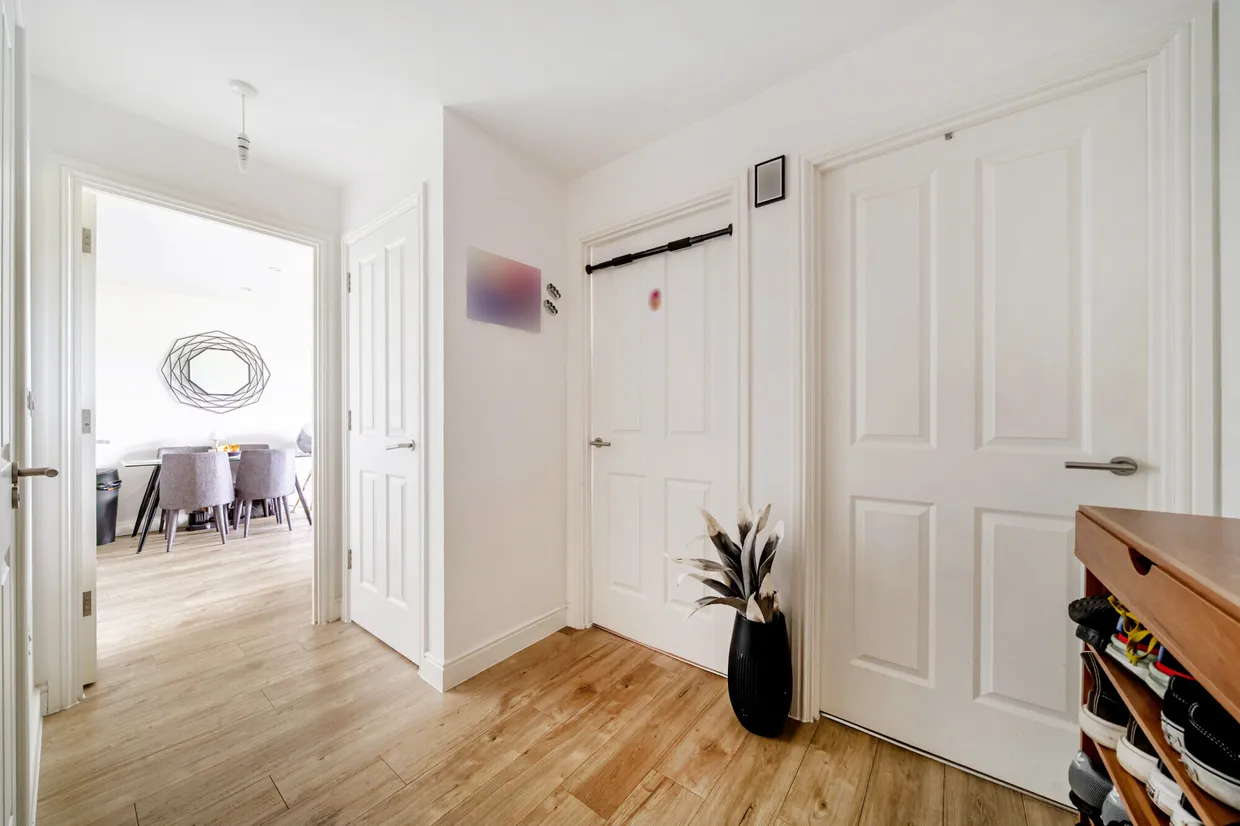 Ceres Crescent, Epsom, KT17 photo 8
