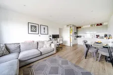 Ceres Crescent, Epsom, KT17 photo 9