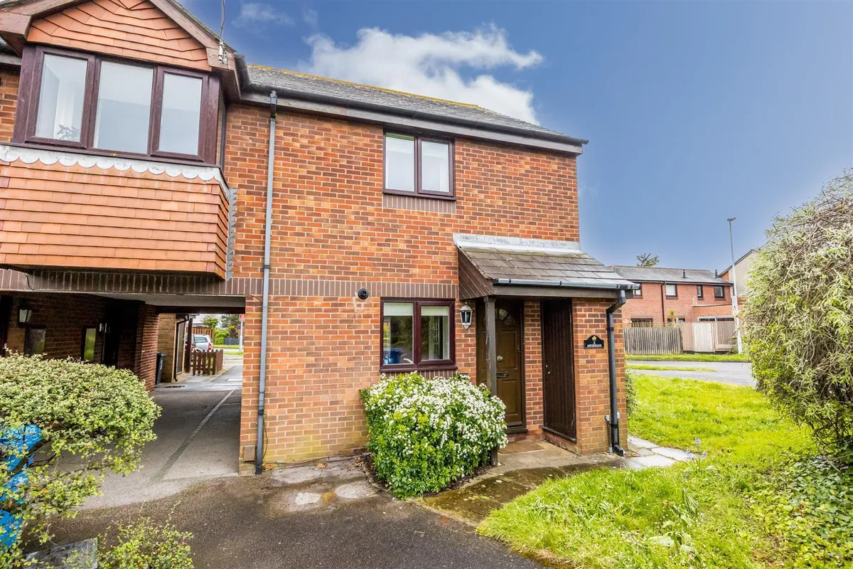 Lander Close, Poole