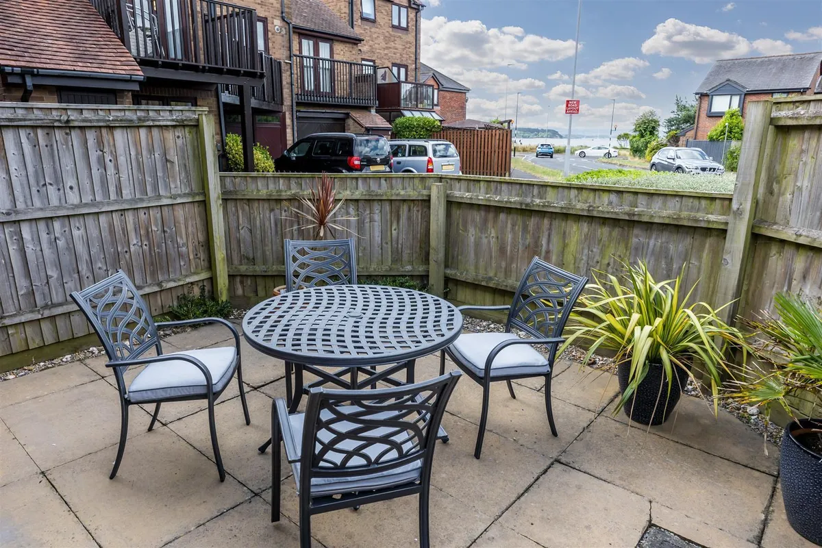 Lander Close, Poole