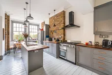 Prince Of Wales Drive, London, SW11 photo 2