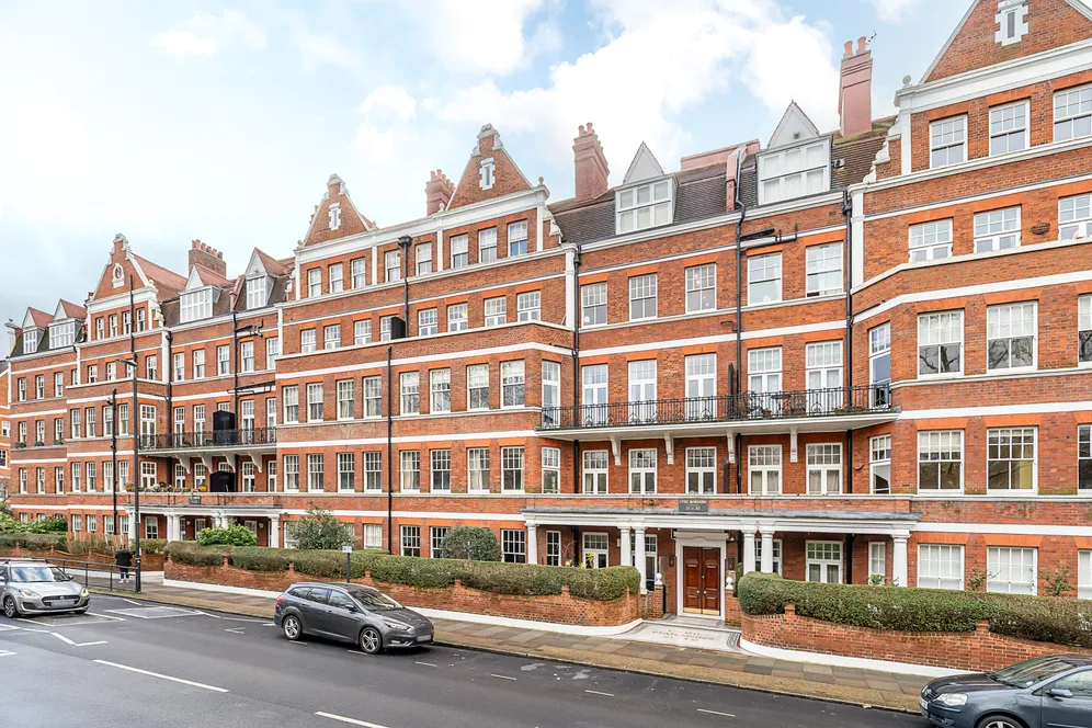 Prince Of Wales Drive, London, SW11 photo 10