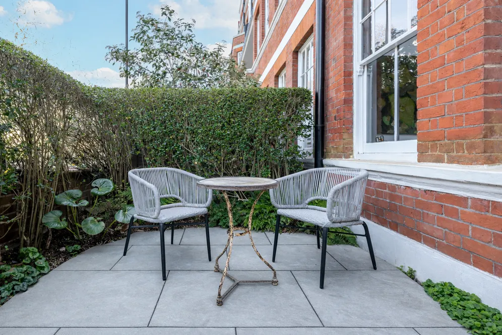 Prince Of Wales Drive, London, SW11 photo 17