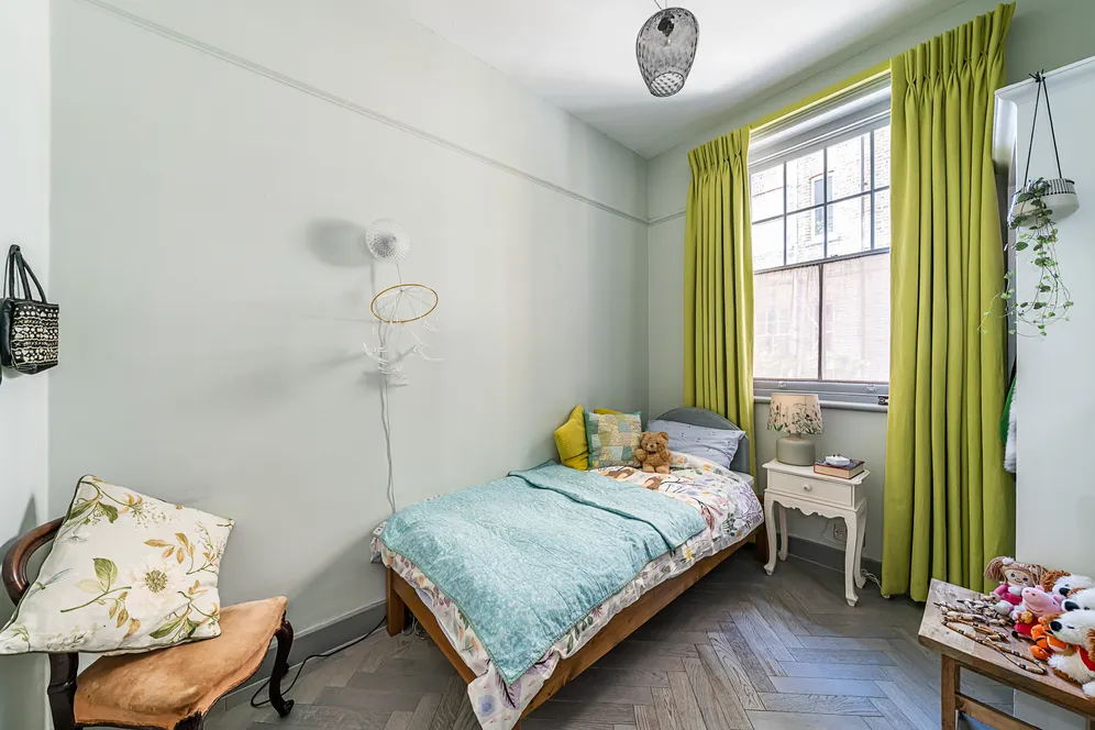 Prince Of Wales Drive, London, SW11 photo 32
