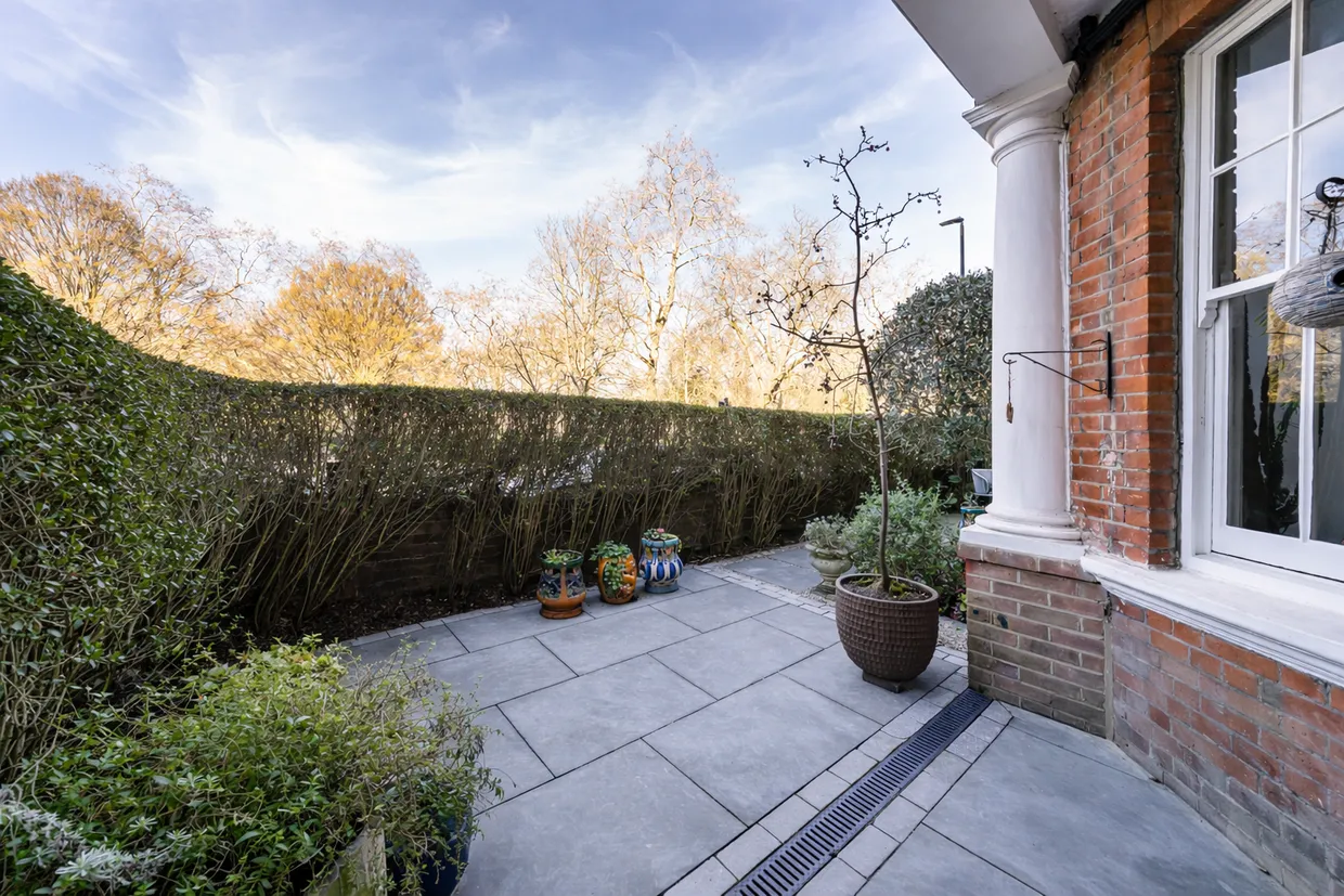 Prince Of Wales Drive, London, SW11 photo 37