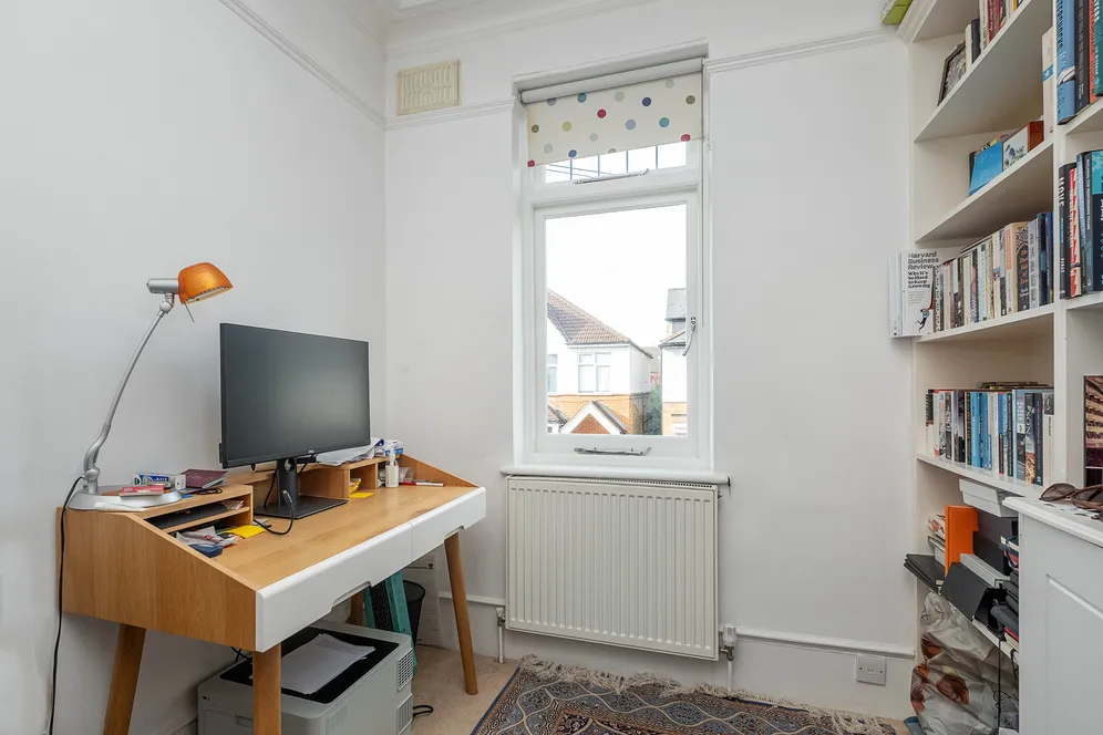 Portman Avenue, London, SW14 photo 12