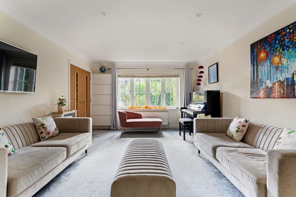 Foxhill Close, High Wycombe, HP13 photo 5