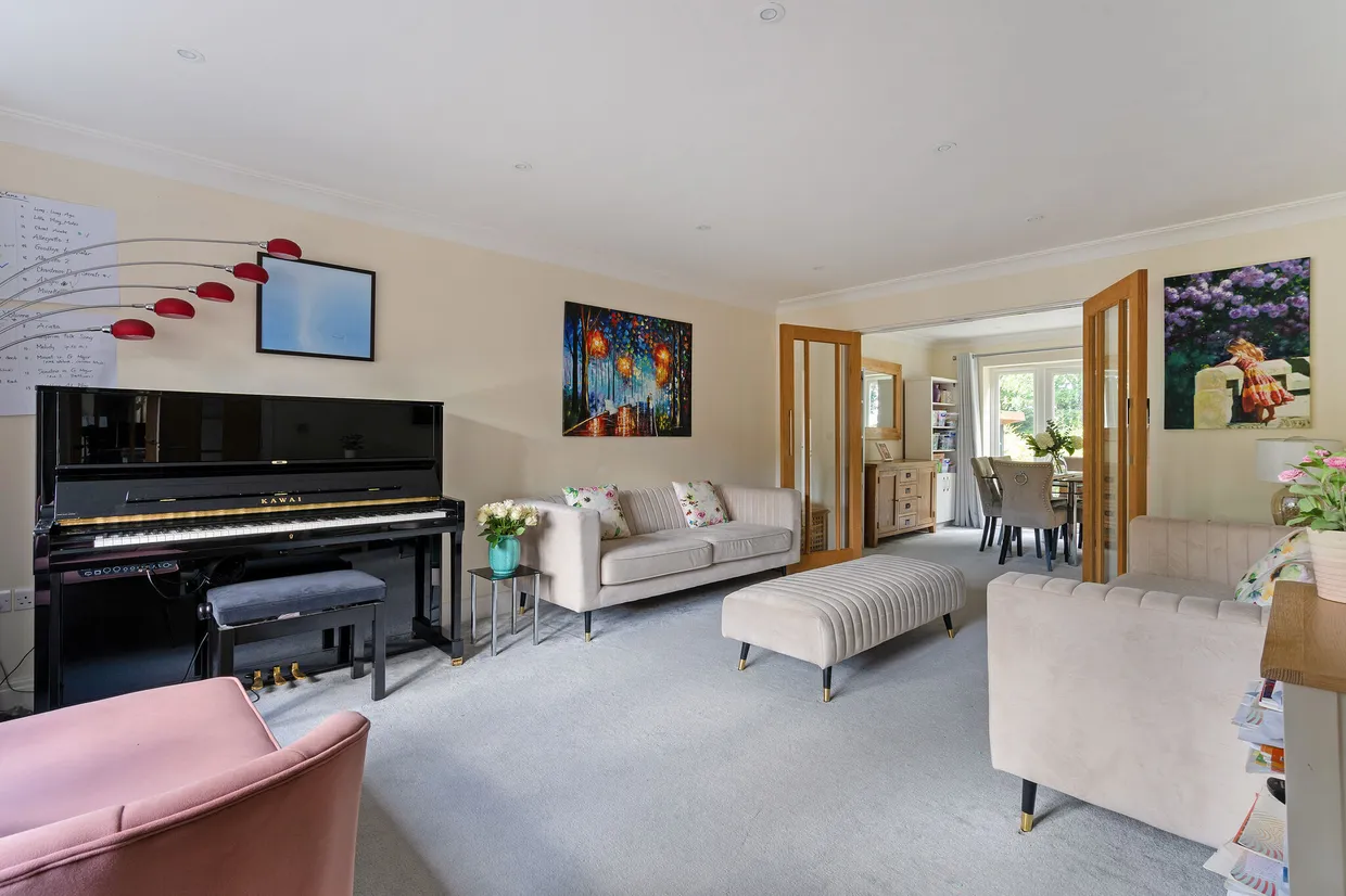 Foxhill Close, High Wycombe, HP13 photo 13