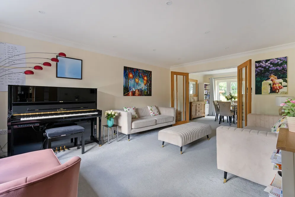 Foxhill Close, High Wycombe, HP13 photo 13