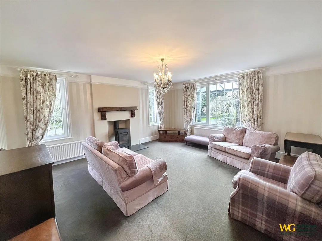 https://mr0.homeflow-assets.co.uk/files/photo/image/48621/2407/_x_/OCL150118_66.jpg