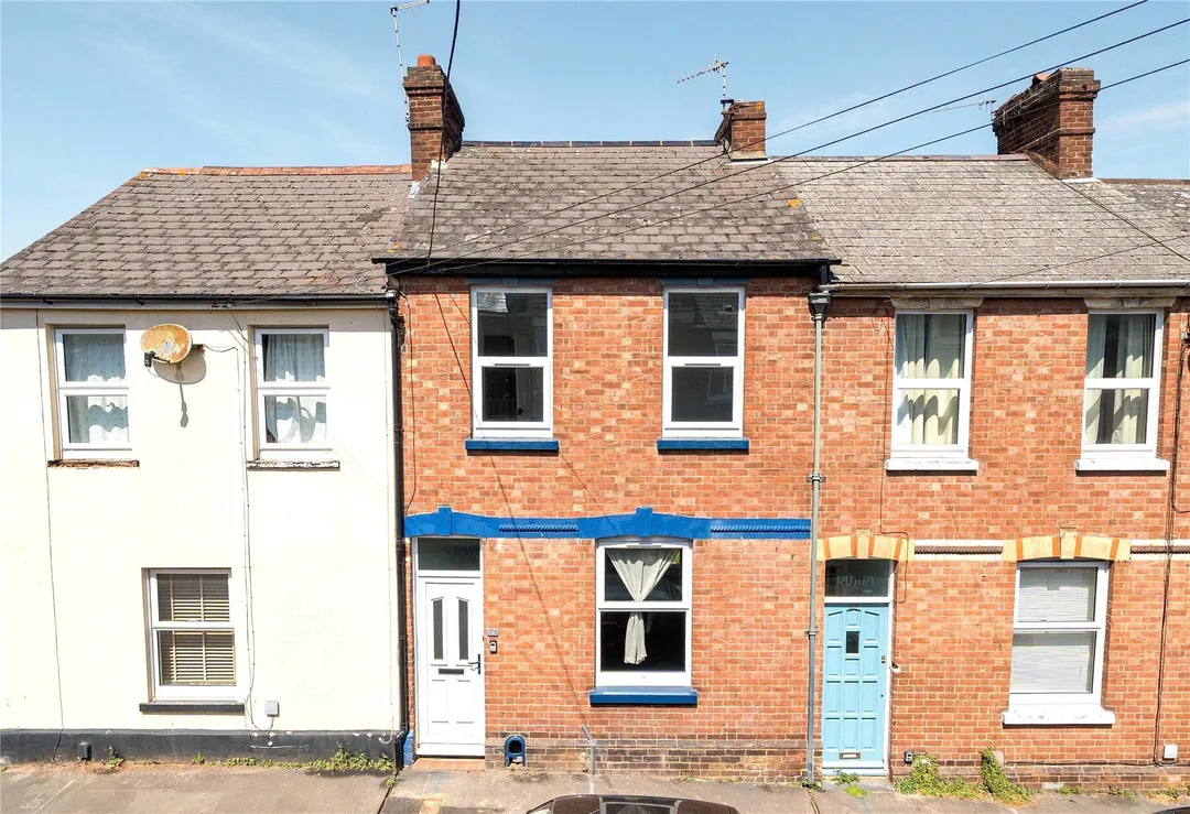 https://mr0.homeflow-assets.co.uk/files/photo/image/48621/2408/_x_/OCL260052_09.jpg