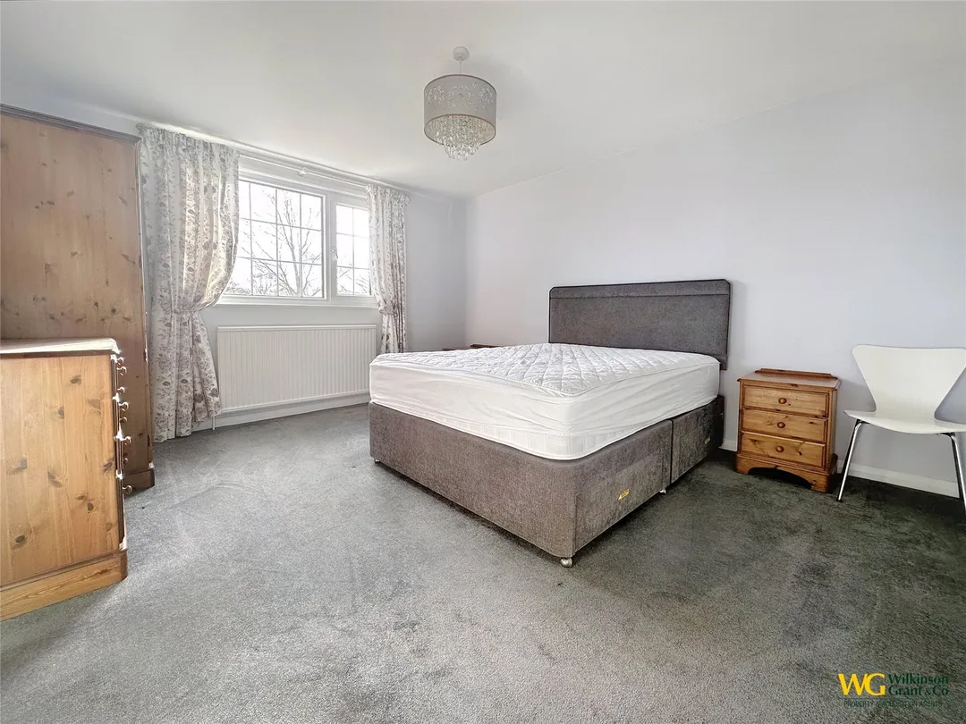 https://mr0.homeflow-assets.co.uk/files/photo/image/48621/2434/_x_/OCL150118_56.jpg