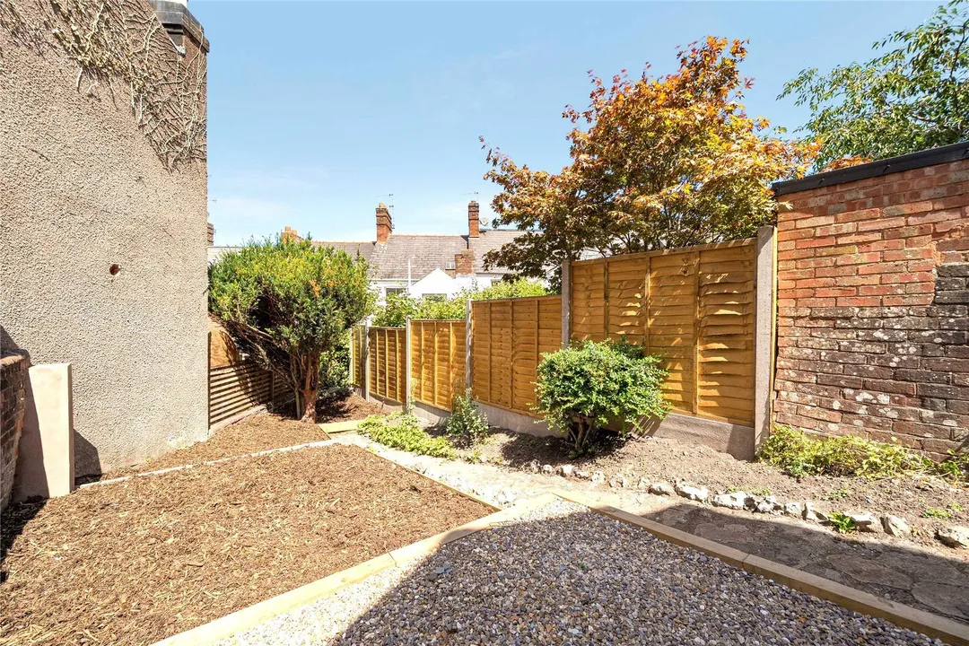 https://mr0.homeflow-assets.co.uk/files/photo/image/48621/2437/_x_/OCL260052_08.jpg