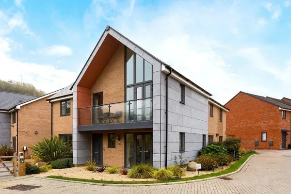 Farmer Close, Castle Hill, Ebbsfleet ...