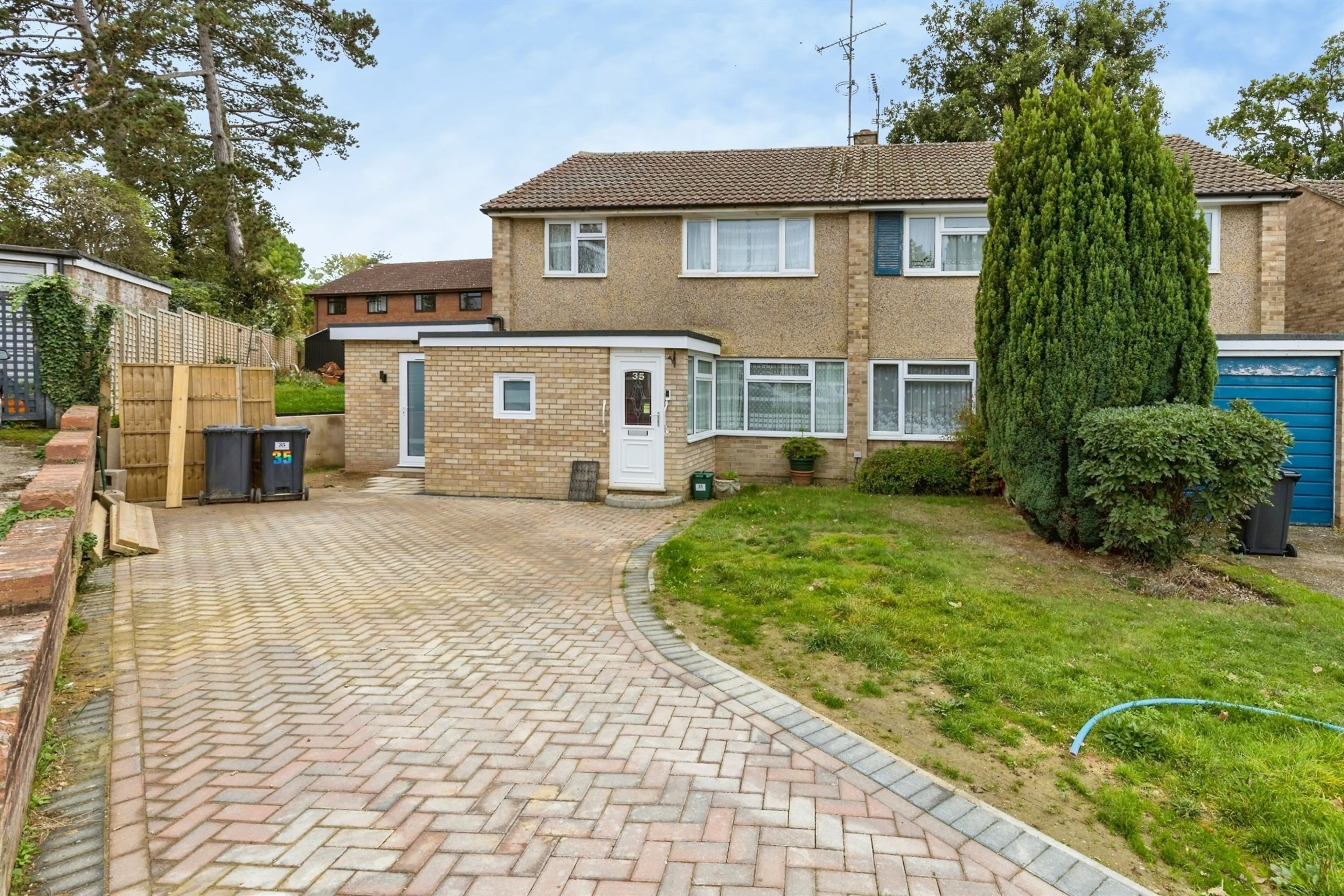 Property photo 0