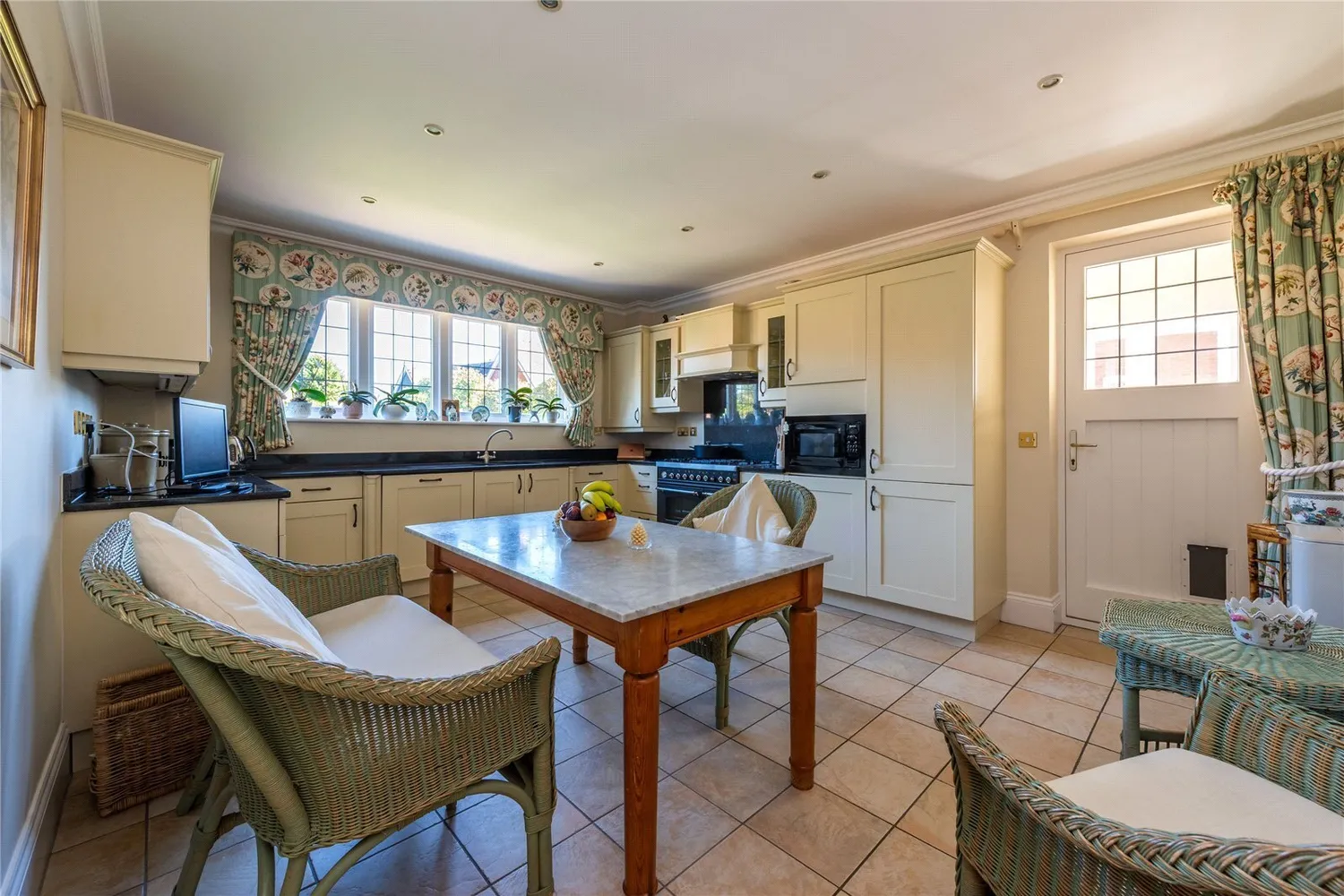 Rykens Lane, Betchworth, RH3 photo 3