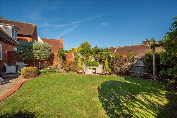 Rykens Lane, Betchworth, RH3 photo 9