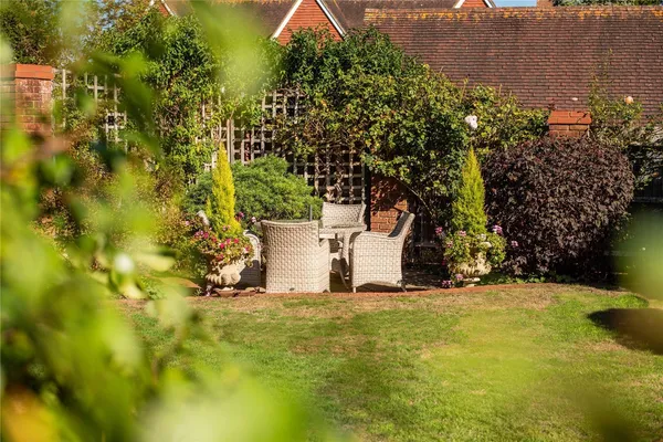 Rykens Lane, Betchworth, RH3 photo 13