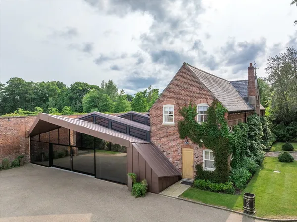 Half Acre Lane, Cheshire, WA4 photo 34