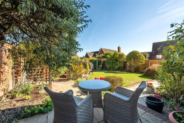 Rykens Lane, Betchworth, RH3 photo 15