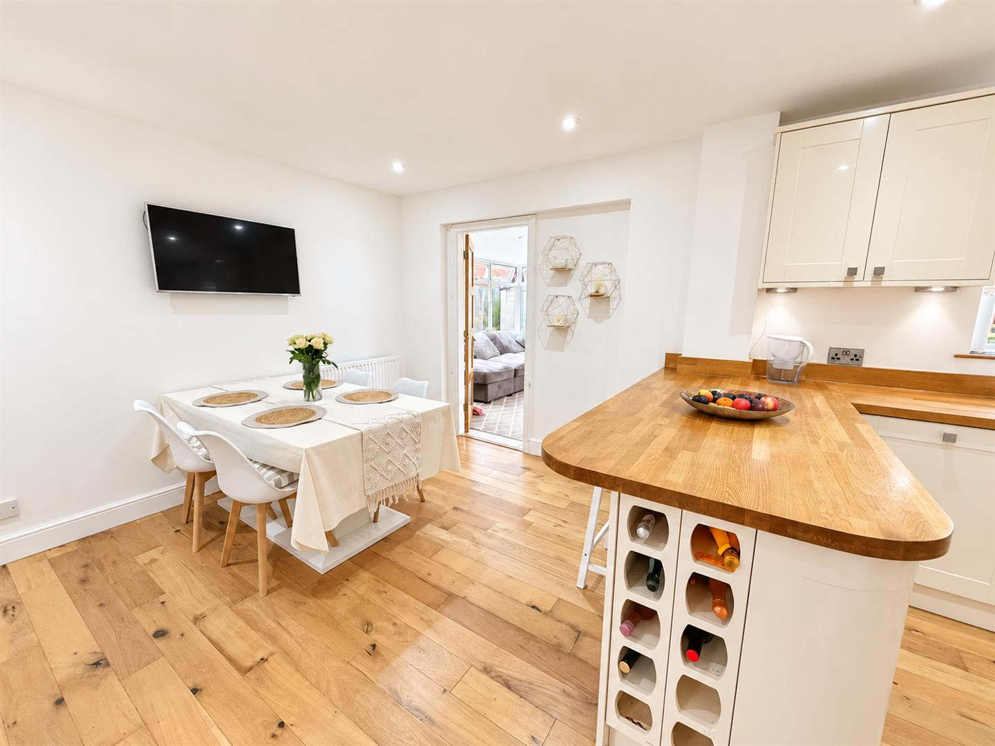 Nightingale Close, Daventry Image 3