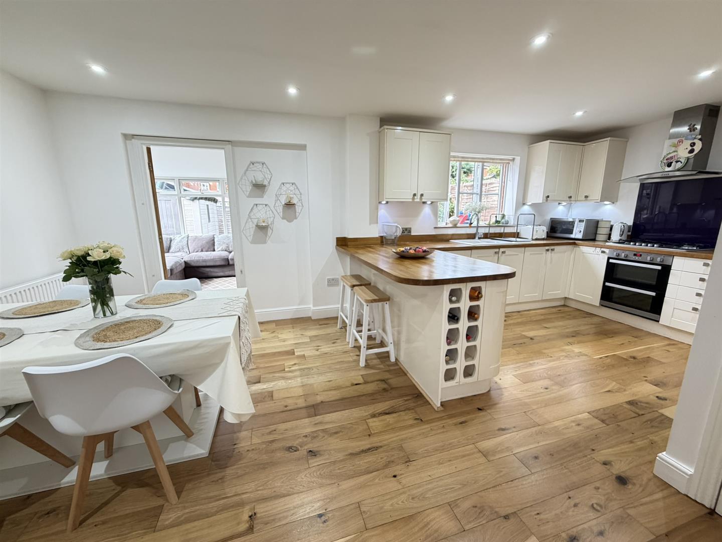 Nightingale Close, Daventry Image 6