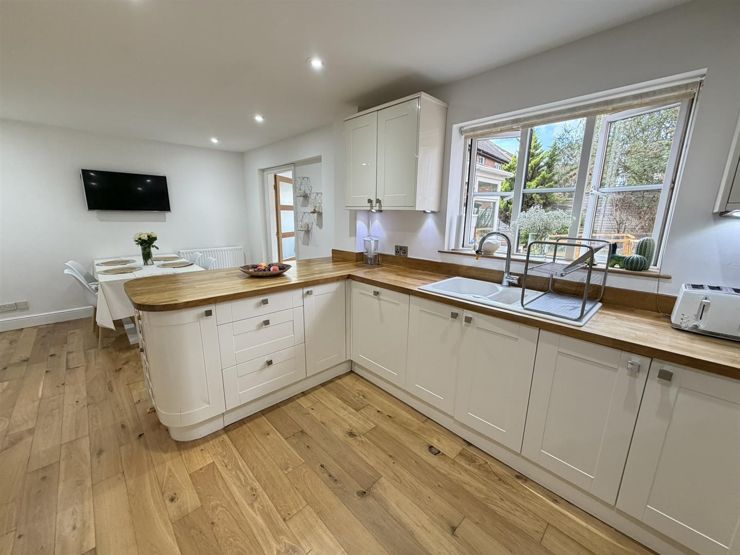 Nightingale Close, Daventry Image 9