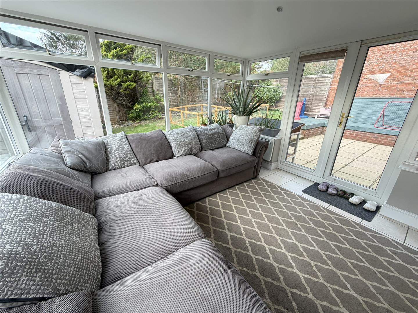 Nightingale Close, Daventry Image 11