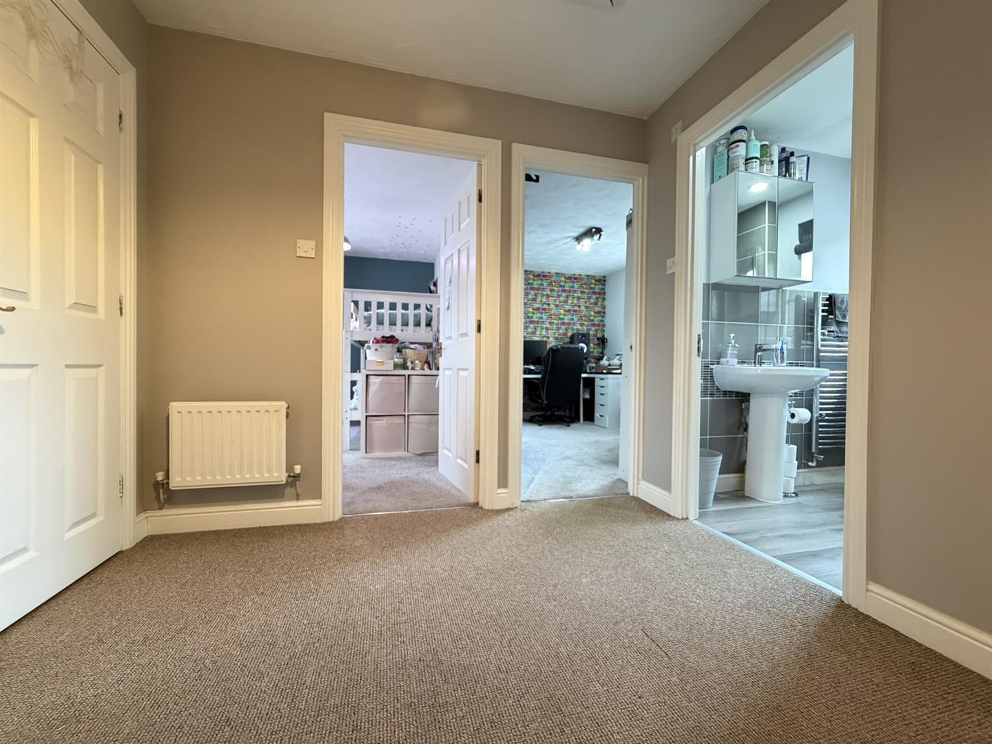 Nightingale Close, Daventry Image 20