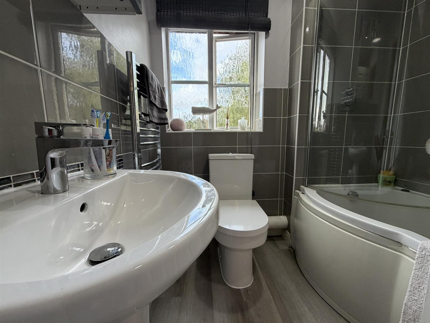 Nightingale Close, Daventry Image 21
