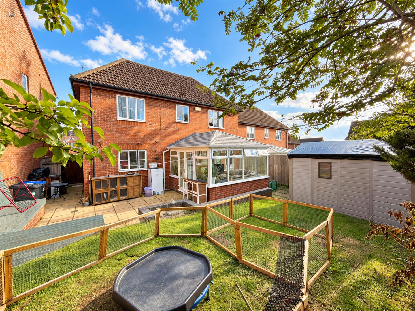 Nightingale Close, Daventry Image 22
